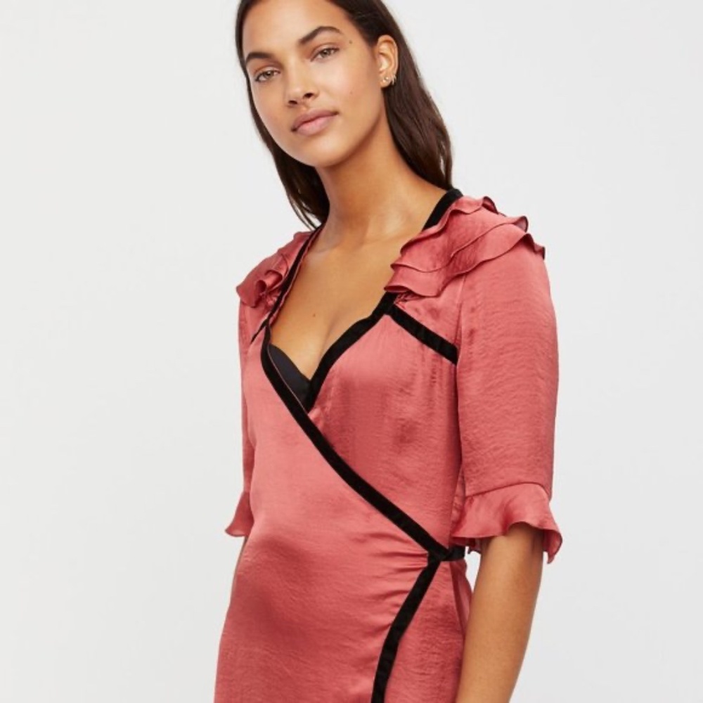 Aileen Ruffle Robe For Love and Lemons - Picture 9 of 13